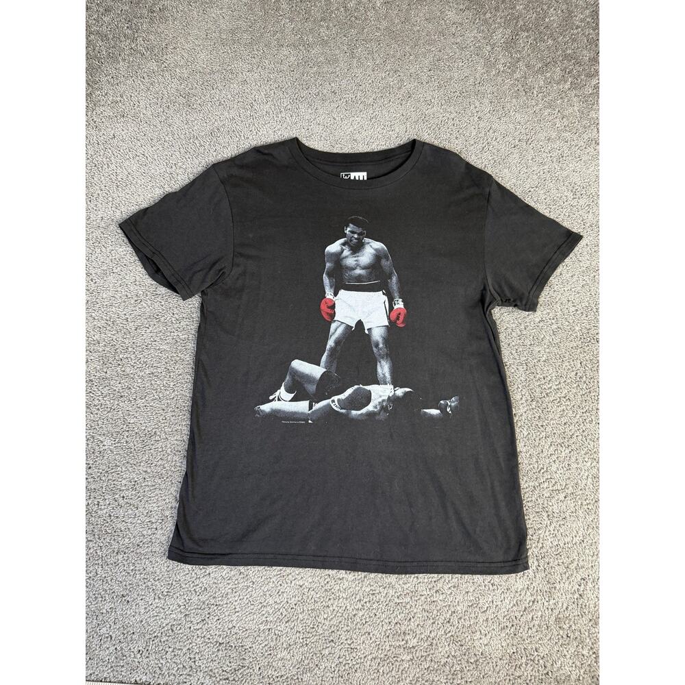 Ali Shirt Mens XL Black Muhammad Ali Boxing Standing Over Graphic Tagless